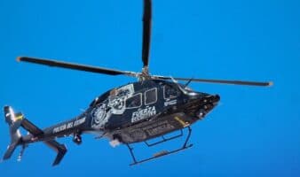 Atacan helicóptero de la policía en Chihuahua