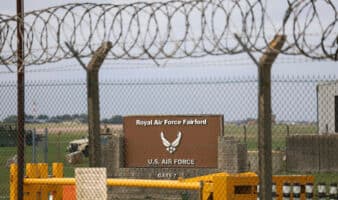 Cinco detenidos bajo sospecha de terrorismo cerca de base británica con presencia de EE.UU.