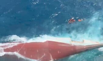 Naufragio de ferry en Indonesia deja al menos seis muertos y 130 desaparecidos