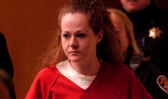 Hospitalizan a Christa Pike tras sobrevivir a dos inyecciones letales en Tennessee