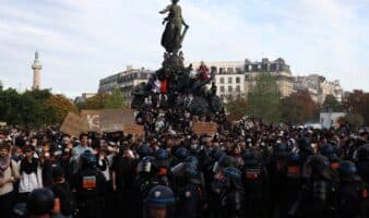Trump dice que las protestas en Francia reflejan que el islam quiere 'apoderarse' del país