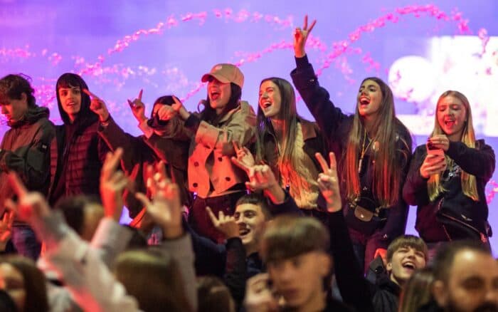 De las aulas a las urnas: La "Lista Estudiantil" logra un triunfo histórico en Serbia